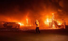 Incendio forestal en el centro de chile obliga a evacuar a 25.000 personas | video. Clima Negligencia Y Mala Suerte Las Claves De Los Incendios De California Por Ahora Internacional El Pais
