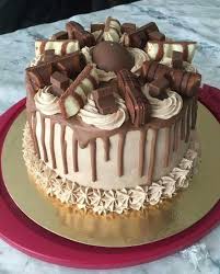 Gateau Tout Chocolat Kinder Bueno Black White Birthday Baking Chocolate Cake Designs Yummy Cakes