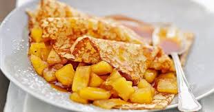 Crepes Aux Pommes Et Caramel Au Beurre Sale Recette Alimentation Caramel Au Beurre Sale Crepe Aux Pommes