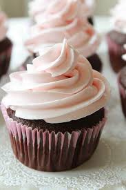 Strawberry Buttercream Made With Marshmallow Fluff Recette Dessert Cupcakes Nourriture