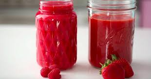 Un Coulis De Fruits Granuleux Non Merci Ma Recette Vous Garantit Un Coulis Lisse Est Onctueux Strawberry Puree Raspberry Coulis Basic Recipes