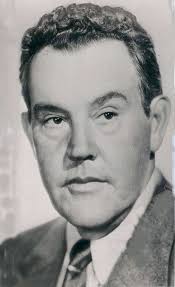 The Son Of A Horse Breeder And Graduate Of Kansas University Sidney Toler Had Fifty Films Under His Belt Before He Fi Charlie Chan Character Actor Movie Stars