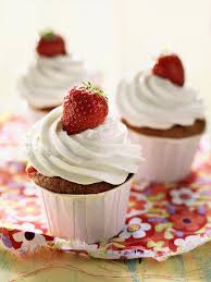 Cupcakes Fraise Pistache Recette Cupcake A La Fraise Petits Gateaux A La Pistache Recette Cupcake