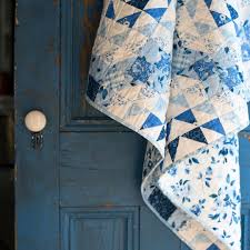 Thorn Thistle Quilt Pattern By Briar Hill Designs Using Their Bequest Fabric Collection Vintage Blue And White Quilts Are My Favourite Quilts Quilt Sizes Blue White Fabric Modern Quilt Patterns