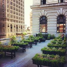 The Fairmont San Francisco S Secret Rooftop Garden Recently Featured On Gardenista Http Gardenista Com Posts Urban Garden Design Rooftop Garden Roof Garden