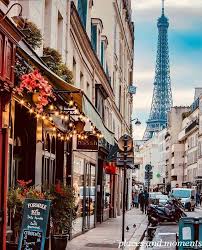 This Is The Most Famous Street In The City Of Paris Its Tree Lined Walkways Sweep From The Place De La Conc Voyage Paris Vacances A Paris Voyages A L Etranger