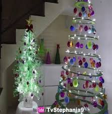 Pohon natal yang akan anda buat tidak mahal, bahannya mudah didapat dan murah. Uniknya Pohon Natal Dari Botol Plastik Okezone Lifestyle