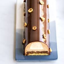 Valrhona On Instagram Empreintesucree A Imagine Une Delicieuse Buche Au Praline Jivara Cafe Et Zestes De Clementines Yummy Sweets Sweets Desserts Desserts