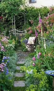 24 Stunning Secret Garden Design Ideas For Summer Viviehome Amazing Gardens Cottage Garden Backyard Landscaping