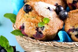 Muffins Aux Bleuets A Base De Creme Sure La Collation Parfaite Food Recipes Desserts