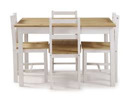 Tables rondes ou rectangulaires, tables à rallonge ou pliantes, tables design ou traditionnelles, ensembles table et. Ensemble Table 4 Chaises De Cuisine En Pin Massif Madrid Coloris Blanc Bois Vente De Ensemble Table Et Chaise Conforama