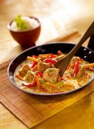 Recette De Poulet Coco Sauce Au Curry Jaune Recette Cuisine Recette Poulet Poulet Coco