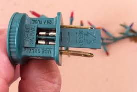 46 Of Contemporary How To Replace Fuse In Christmas Lights Check More At Http Mattcurtis Org 20 Fix Christmas Lights Christmas Lights Christmas Tree Lighting
