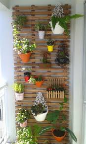 23 Creative Vertical Garden Ideas For Small Backyard Home Dsgn Vertical Garden Design Small Balcony Garden Diy Plants Decor