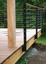 Garde Corps Exterieur Cables Et Bois Fixation A L Anglaise Balustrade Terrasse Design De Cloture Construire Un Pont