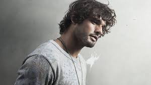 This effortless mens medium length hairstyle has medium length sections. The Best Medium Length Hairstyles Haircuts For Men In 2021