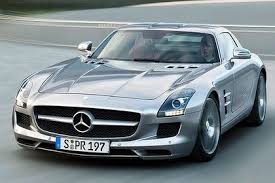 Mercedes Benz Gullwing Lands Pictures And Details Mercedes Benz Sls Modele De Voiture Mercedes