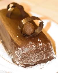 Notre Mere Nous Preparait Cette Buche De Noel Marron Chocolat Ce Dessert Fondant Emervei Buche De Noel Aux Marrons Buche De Noel Buche De Noel Chocolat Marron