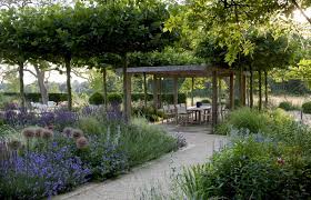 A Cotswold Taverna In 2020 Landscape Design Garden Inspiration Modern Garden