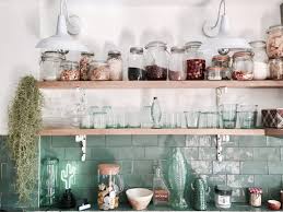 Chez Lea Et Thomas A Marseille Billie Blanket Cuisine Excentrique Peinture Carrelage Cuisine Credence Cuisine