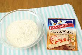 Aggiungiamo Una Bustina Di Lievito Di Birra Pizza Bella Alta Paneangeli E Mescoliamo Bene Gli Ingredienti Pizza Ripiena Pizza Idee Alimentari