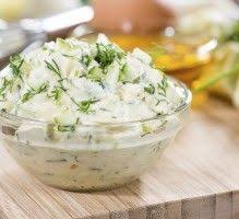Recette Tzatziki Menthe Et Ciboulette En Video Recette Sauce Remoulade Recette Sauce Salade