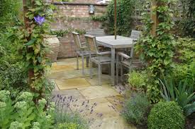 Small Courtyard Garden With Seating Area Design And Layout 2 Small Courtyard Gardens Courtyard Gardens Design Small Patio Garden