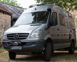 Un P Tit Coup D Oeil Sur Notre Mercedes Sprinter 4x4 Amenage Independent Par Cs Reisemobile Casa Trotter