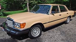 Mercedes W116 In Great Color Combo Especially The Rich Bamboo Vinyl Interior Car Photos Cool Cars Mercedes