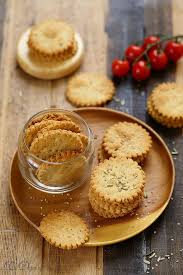 Crackers Au Sesame Fenouil Et Huile D Olive Un Dejeuner De Soleil Recette Recette Crackers Biscuits Aperitifs