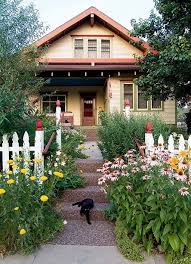 Arts Crafts Landscaping For Curb Appeal Arts And Crafts House Exterior House Colors Craftsman Style Homes