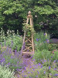 Pin By Bree Stone On Gardening In 2020 Garden Design Images Backyard Flowers Beds Garden Design