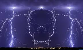Real Lightning Storm Haunted House Created By Jamesd Pictures Of Weather Lightning Storm Amazing Nature