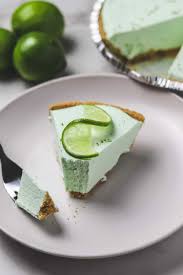 No Bake Skinny Key Lime Pie Recipe In 2020 Healthy Key Lime Pie Recipe Lime Pie Green Desserts