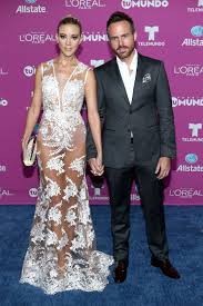 Her birthday, what she did before fame, her family life, fun trivia facts, popularity rankings, and more. Fernanda Castillo And Erik Hayser See All The Style From The Blue Carpet At The 2015 Premios Tu Mundo Popsugar Latina Photo 20