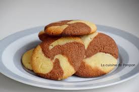 Biscuit Chocolat Vanille Comme Un Tourbillon Sans Oeuf La Cuisine De Ponpon Rapide Et Facile Recette Biscuit Chocolat Biscuit Chocolat Recette Biscuit