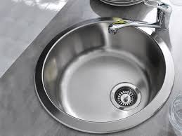 Petit Evier Rond En Inox Pour La Cuisine Pour Les Plans De Travail Avec Un Espace Limite De Chez Leroy Merlin Evier Rond Evier Cuisine Inox Evier