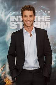 How Peter Pan From The 2003 Film Grew Up Seriously Hot Jeremy Sumpter Peter Pan Jeremy Sumpter Peter Pan