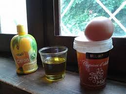 Masque A L Huile D Olive Miel L Oeuf Et Citron Pour Les Cheveux Tres Secs Et Fragilise Sobellissima Cheveux Tres Sec Produits De Beaute Faits Maison Cheveux