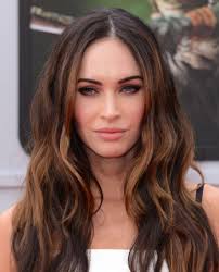 Megan Fox Hair Inspiration Brown With Lighter Streaks Megan Fox Hair Megan Fox Hair Color Hair Styles
