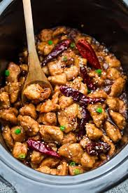 A Delicious Skinny Slow Cooker General Tso S Chicken Coated In A Sweet Savory And Spicy Sau Skinny Slow Cooker Chicken Slow Cooker Recipes Slow Cooker Chicken
