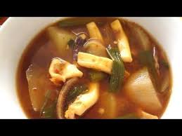 How To Make Ojingeo Guk Or Ojingeogook Ojingeoguk Squid Soup From Maangchi Com Korean Food Side Dishes Fall Soup Recipes Quick Soup Recipes