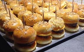 Les Mini Hamburgers Apero Les Recettes De Cassandra Mini Hamburger Apero Recettes De Cuisine Apero Mini Hamburgers