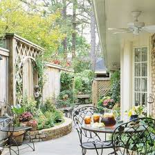 Better Homes And Gardens Shows This Idea For Furnishing A Courtyard It Is Like A D Courtyard Gardens Design Small Courtyard Gardens Small Backyard Landscaping
