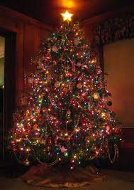 Do You Decorate Your Christmas Tree With White Or Colored Lights Beautiful Christmas Trees Fashion Christmas Tree Colorful Christmas Tree