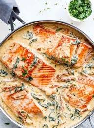Recette Saumon Au Beurre A L Ail Pleine De Saveurs Recette Saumon Recette De Plat Cuisine Poisson
