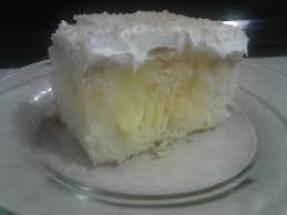 French Vanilla Pudding Poke Cake 1 Box Yellow Box Cake Ingredients To Make Cake 2 Boxes Small French Va Just Desserts Dessert Recipes Pudding Poke Cake