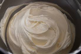 La Creme Au Beurre Legere Recette Creme Au Beurre Legere Creme Pour Gateau Gateau Creme Au Beurre