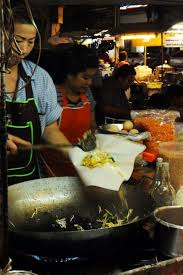 Last Night In Bangkok Derniere Nuit Illuminee Par Les Cuisines Qui Peuplent Bangkok La Nuit Alimentation Cuisine De Rue Nourriture De Rue Coreenne