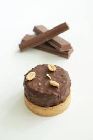 Tartelettes Snickers Chocolat Caramel Et Cacahuetes Recette Olivia Patisse Mini Tarte Gateaux Et Desserts Recette Gateau Fruit